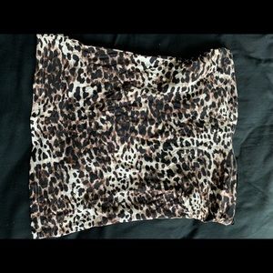 Leopard print strapless top